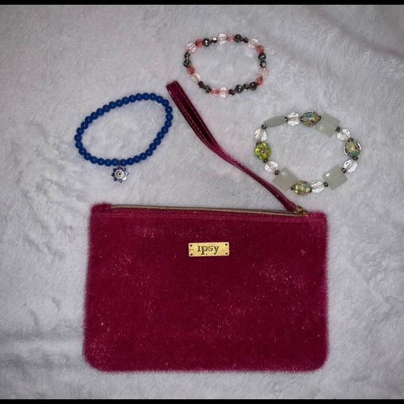 ℕ𝔼𝕎 𝔸𝔻𝕆ℝ𝔸𝔹𝕃𝔼 𝕄𝔸𝕂𝔼𝕌ℙ 𝔹𝔸𝔾𝕊! - Picture 4 of 5